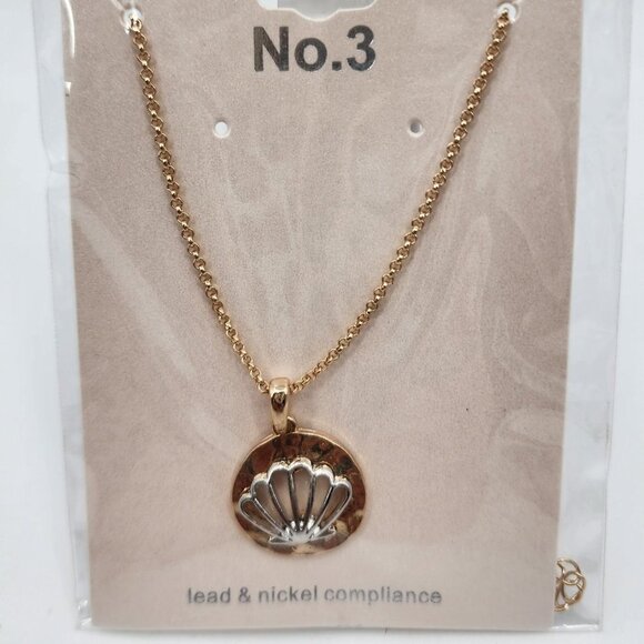 NO 3 Gold & Silver Tone Cutout Clamshell Necklace NWT - Picture 3 of 4
